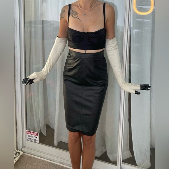 Vintage 80s Argentinian Leather perfect pencil skirt kick pleat black catwoman - Picture 7 of 16